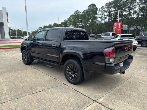 Certified 2022 Toyota Tacoma Limited w/ Nightshade Package AWD/4WD image 3
