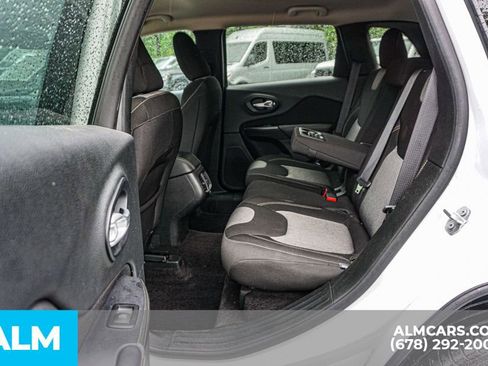 Used 2016 Jeep Cherokee Sport FWD image 21