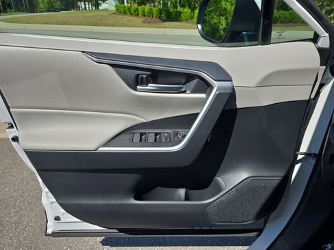 Used 2024 Toyota RAV4 XLE Premium image 29