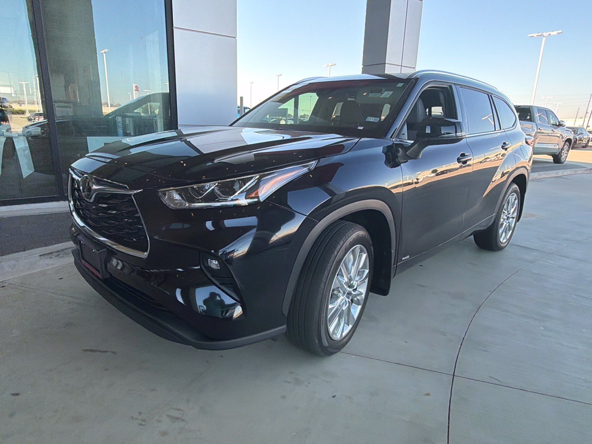 Certified 2026 Toyota Highlander Limited AWD/4WD image 8