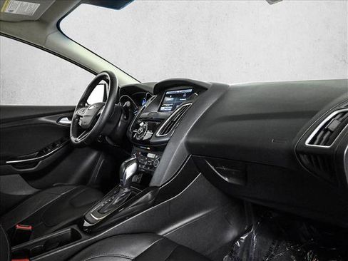 Used 2015 Ford Focus Titanium w/ Titanium Cold Weather Package FWD image 22