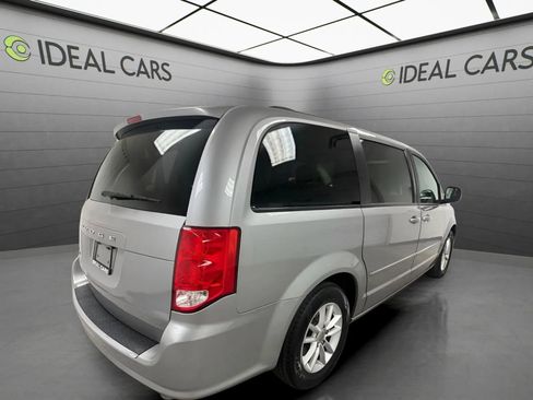 Used 2017 Dodge Grand Caravan SXT w/ Quick Order Package 29G SXT FWD image 5