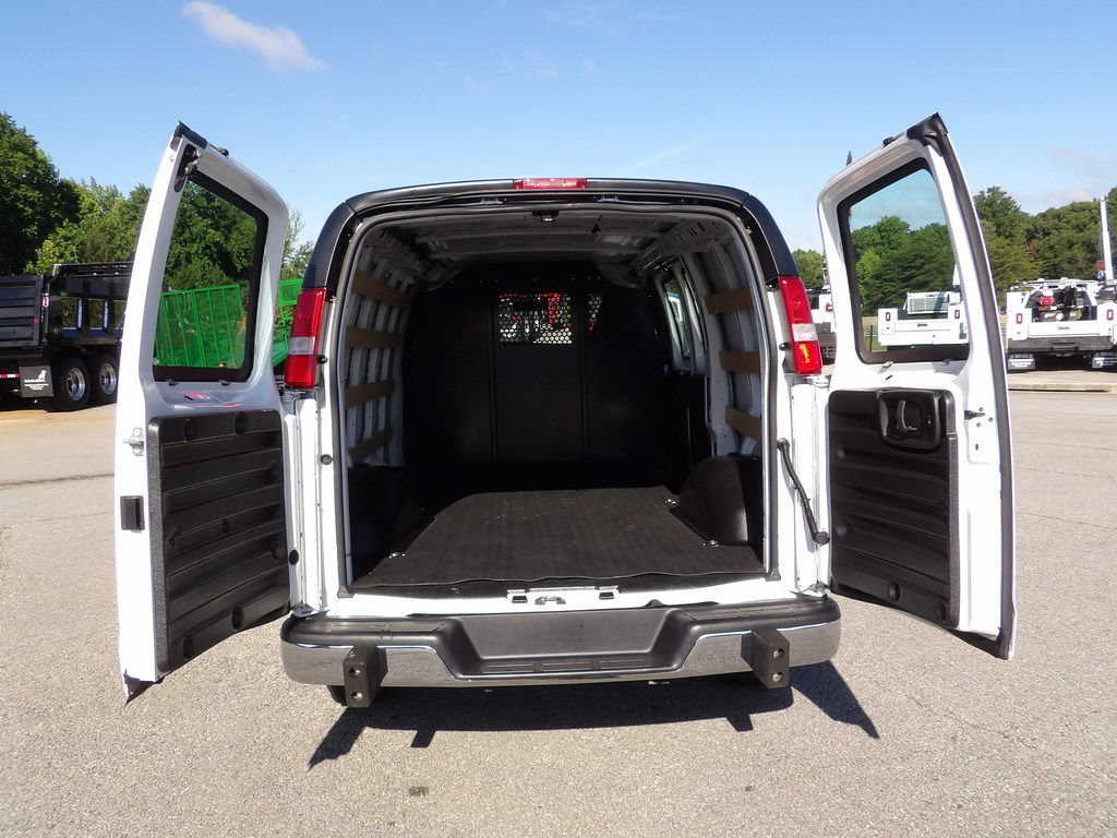 Used 2025 GMC Savana 2500 w/ Driver Convenience Package RWD image 41