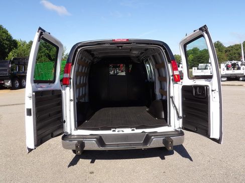Used 2025 GMC Savana 2500 w/ Driver Convenience Package RWD image 41