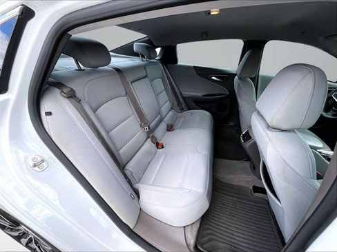 Used 2018 Chevrolet Malibu LT FWD image 28