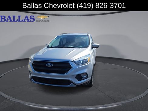 Used 2018 Ford Escape SE FWD image 3