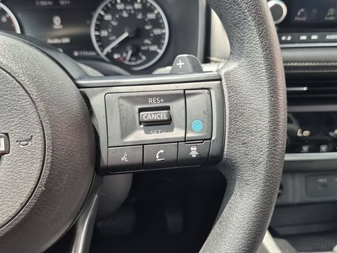 Certified 2024 Nissan Rogue SV FWD image 19