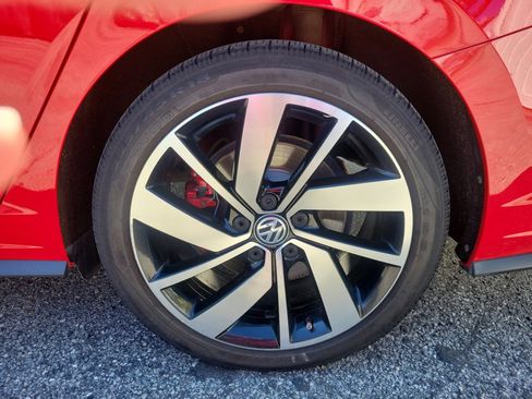 Used 2019 Volkswagen Jetta GLI Autobahn image 31