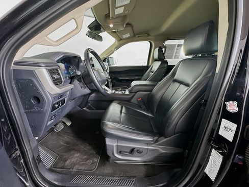 Used 2024 Ford Expedition Max XLT image 13