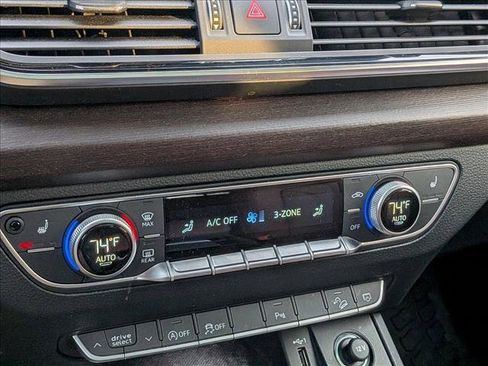 Certified 2022 Audi Q5 2.0T Premium w/ Convenience Package image 11