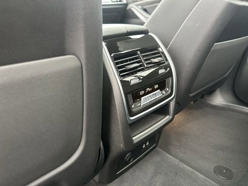 Certified 2024 BMW X7 xDrive40i w/ M Sport Package image 26