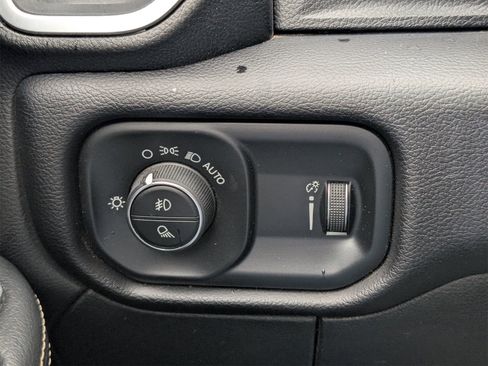 Used 2024 RAM 2500 Big Horn image 25