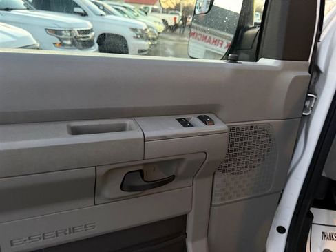 Used 2010 Ford E-250 and Econoline 250 Extended image 39