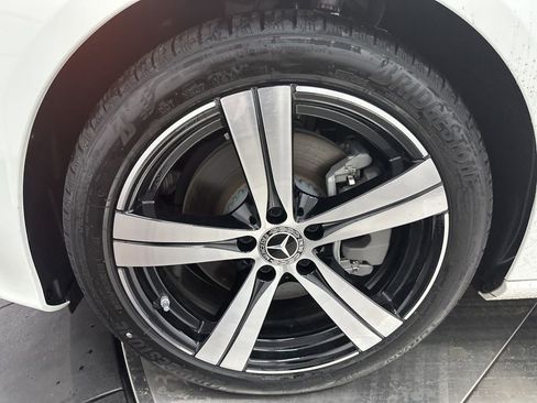 Used 2025 Mercedes-Benz C 300 Sedan image 31