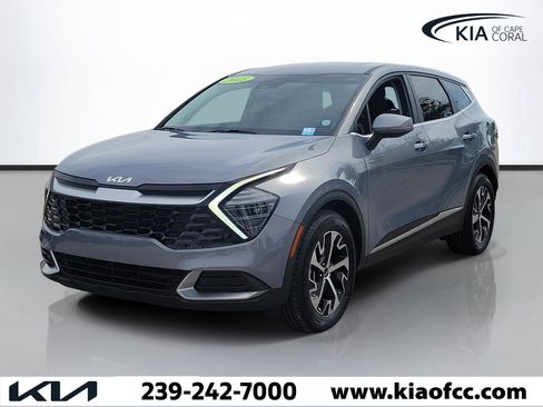 Used 2025 Kia Sportage EX FWD image 3