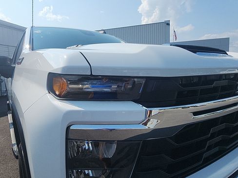Used 2025 Chevrolet Silverado 2500 LT w/ All Star Edition AWD/4WD image 12