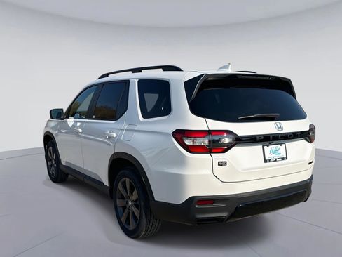 New 2026 Honda Pilot Sport image 6