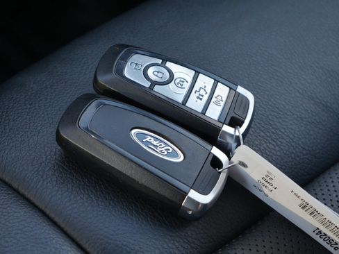 Certified 2022 Ford F350 Lariat w/ Lariat Ultimate Package image 41