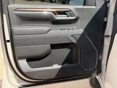 New 2026 GMC Sierra 1500 SLE w/ Preferred Package image 23