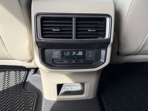 New 2026 Volkswagen Atlas SE FWD image 25