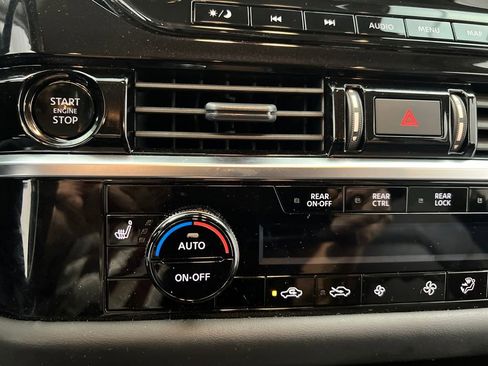 Used 2025 Nissan Pathfinder SL image 51