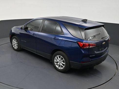 Used 2022 Chevrolet Equinox LS FWD image 14