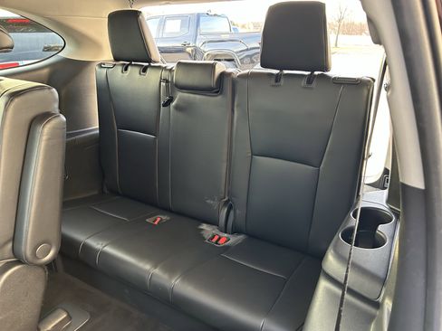 Used 2023 Toyota Highlander XLE image 22