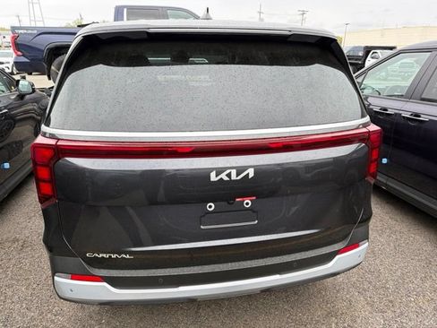 New 2026 Kia Carnival LX FWD image 6