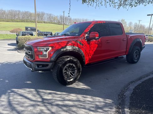 Used 2019 Ford F150 Raptor w/ Equipment Group 802A Luxury image 9