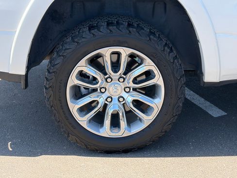 Used 2022 RAM 1500 Laramie w/ Sport Appearance Package AWD/4WD image 10