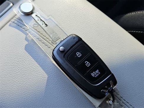 Certified 2022 Hyundai Tucson SE image 32