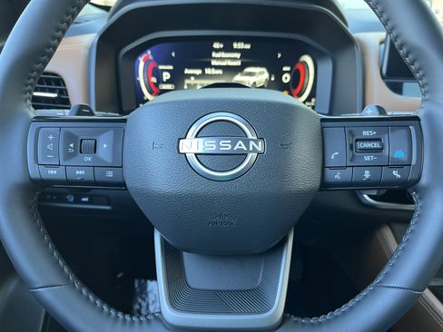 Used 2025 Nissan Rogue Platinum w/ Tech Package image 20