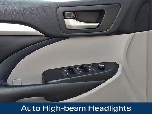 Used 2019 Toyota Highlander XLE image 15