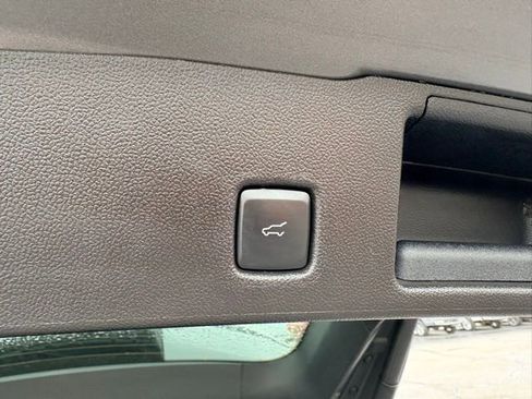 Used 2025 Ford Escape ST-Line Select AWD/4WD image 14