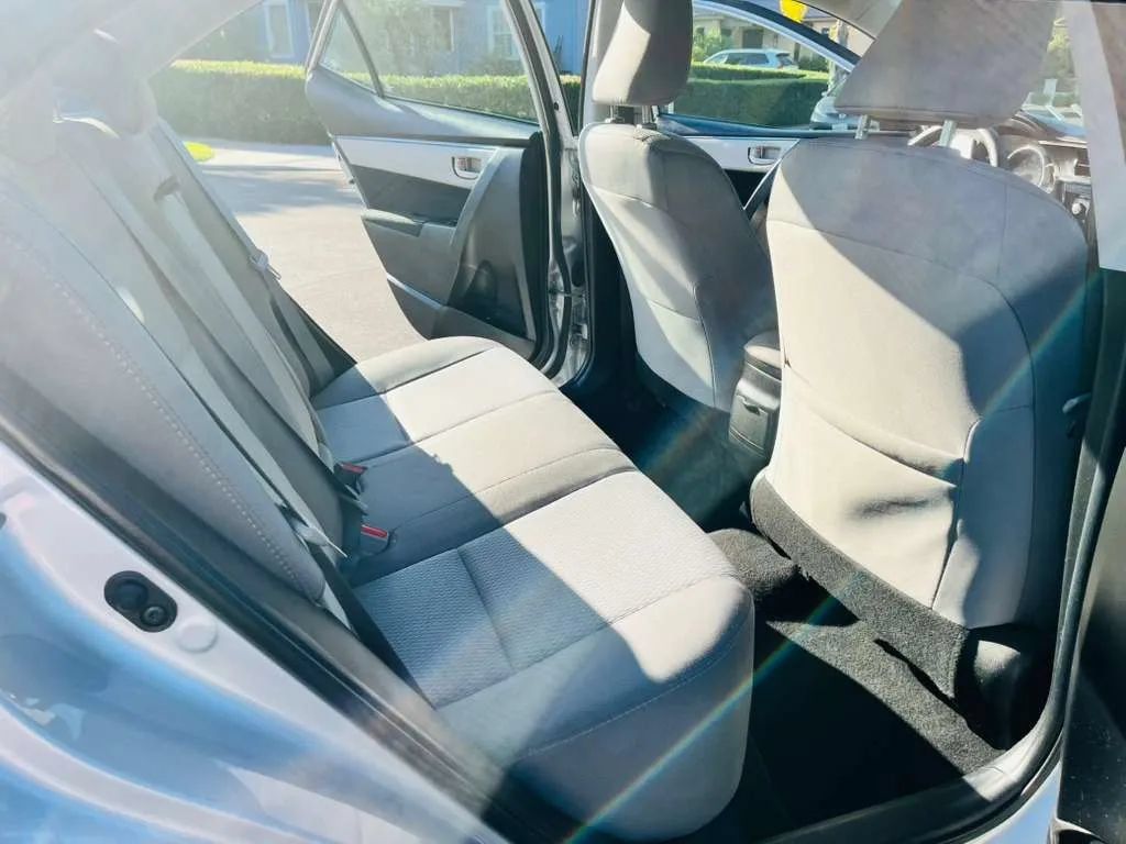 Used 2016 Toyota Corolla LE FWD image 7