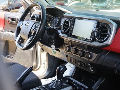 Used 2021 Toyota Tacoma SR5 w/ Technology Package AWD/4WD image 16