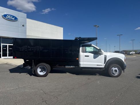 New 2025 Ford F550 4x4 Regular Cab Super Duty image 3