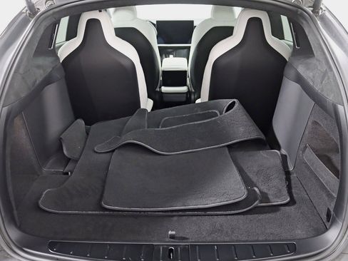 Used 2022 Tesla Model X Plaid image 40