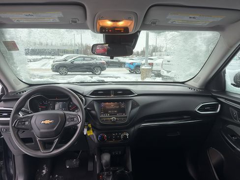 Used 2021 Chevrolet TrailBlazer LS image 27