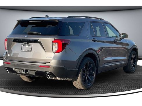 Used 2024 Ford Explorer ST-Line w/ Class IV Trailer Tow Package AWD/4WD image 17