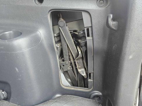 Used 2006 Toyota RAV4 4WD image 31