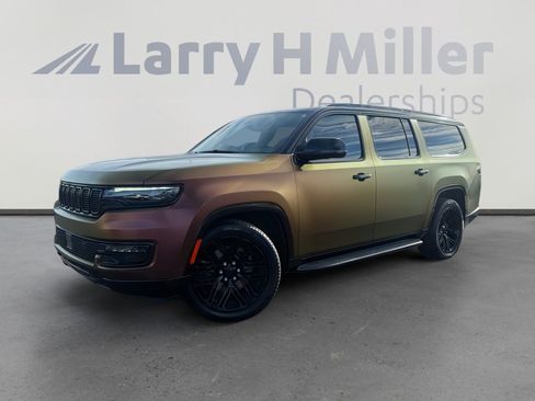 Used 2023 Jeep Wagoneer L Series II image 1