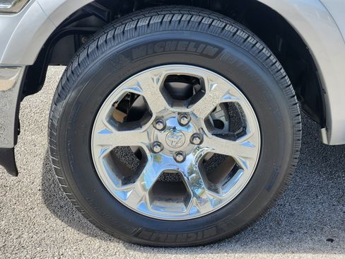 Used 2018 RAM 1500 Laramie w/ Convenience Group image 12