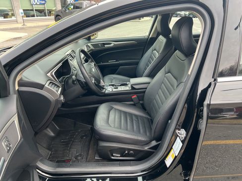 Used 2018 Ford Fusion SE w/ Fusion SE Technology Package image 15