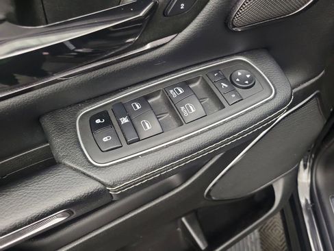 Used 2022 RAM 1500 Laramie image 12