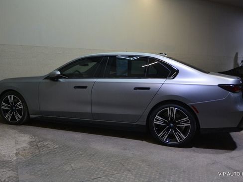 Used 2023 BMW i7 xDrive60 AWD/4WD image 5
