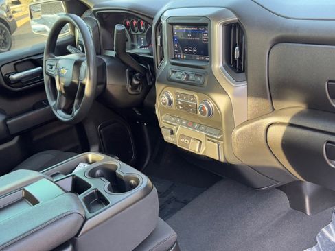 Used 2025 Chevrolet Silverado 1500 Custom image 11