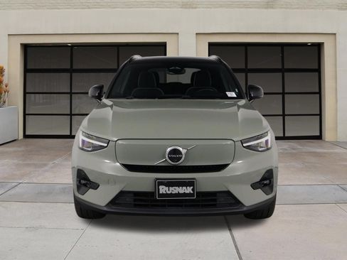 Used 2023 Volvo XC40 Recharge Plus w/ Protection Package Premier AWD/4WD image 6