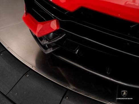 Used 2023 Lamborghini Urus Performante AWD/4WD image 3