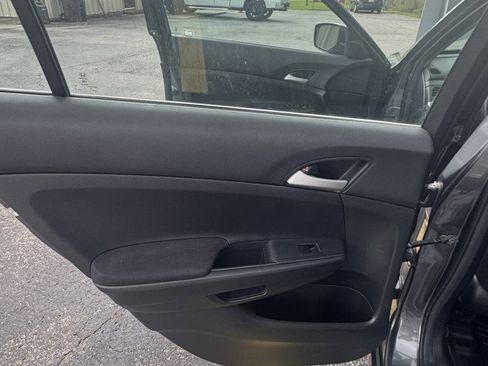 Used 2011 Honda Accord LX image 12